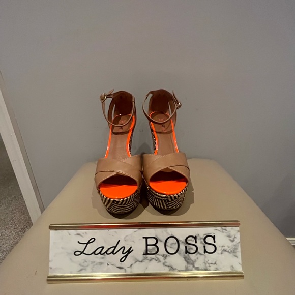 Nude Wedges - Picture 1 of 14